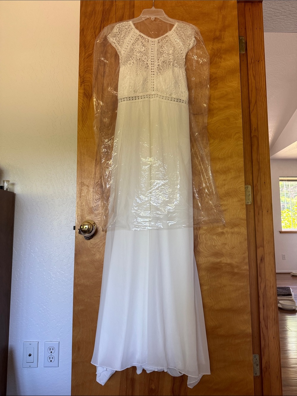 Ivory Lace Bodice Chiffon Wedding Dress